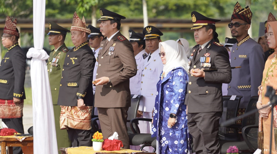 Pemerintah Kabupaten Mesuji melaksanakan upacara HUT ke-60 Provinsi Lampung, HUT ke-74 Satuan Polisi Pamong Praja dan HUT ke-62 Sat
