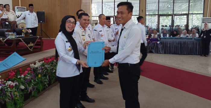 392 PPPK Terima SK dan Kontrak Kerja, Bupati Ayu: Tunjukkan Kinerja Terbaik!