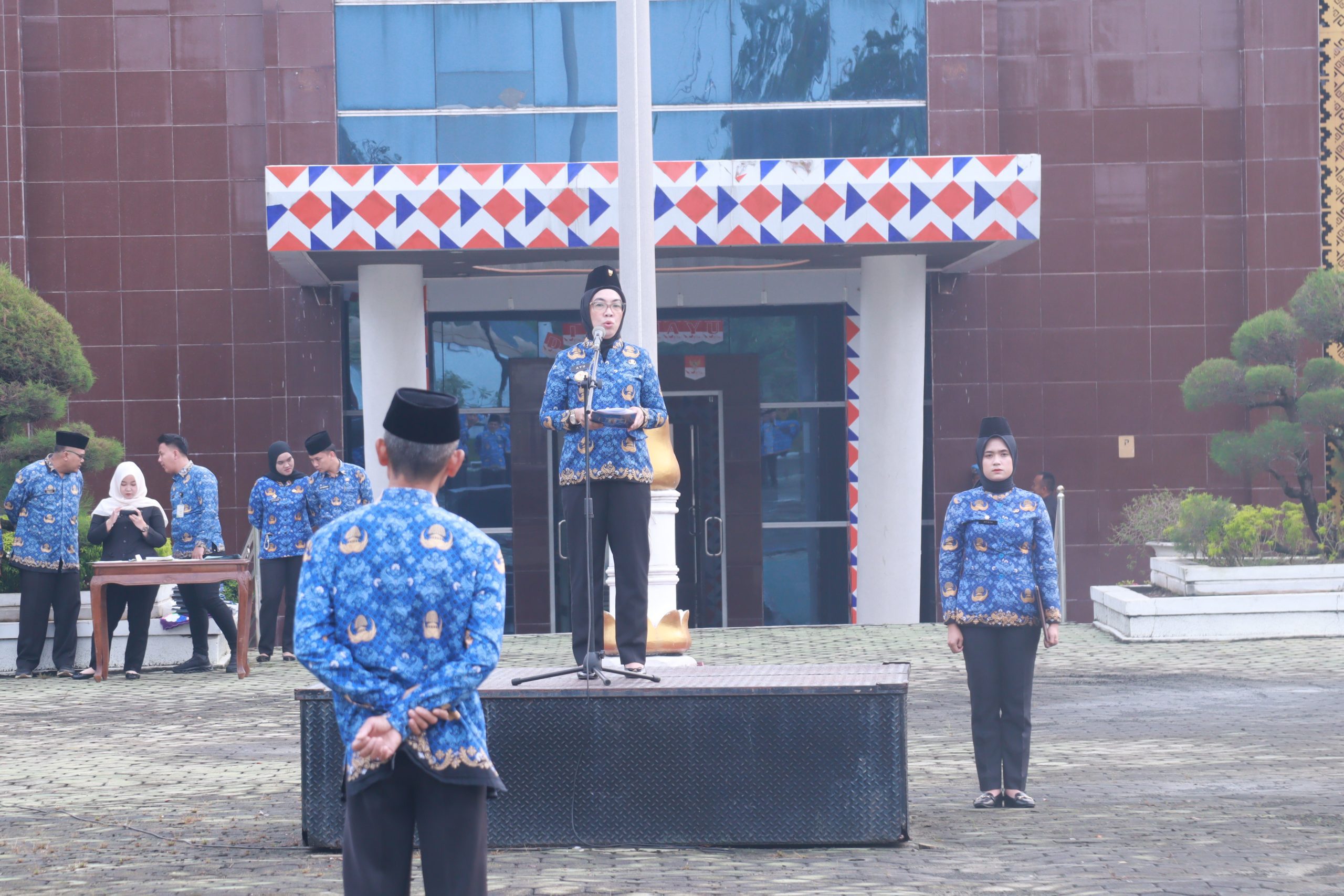 Bupati Way Kanan Tegaskan: “ASN Jangan Hanya Datang Tepat Waktu, Tapi Juga Bermental Pelayan”