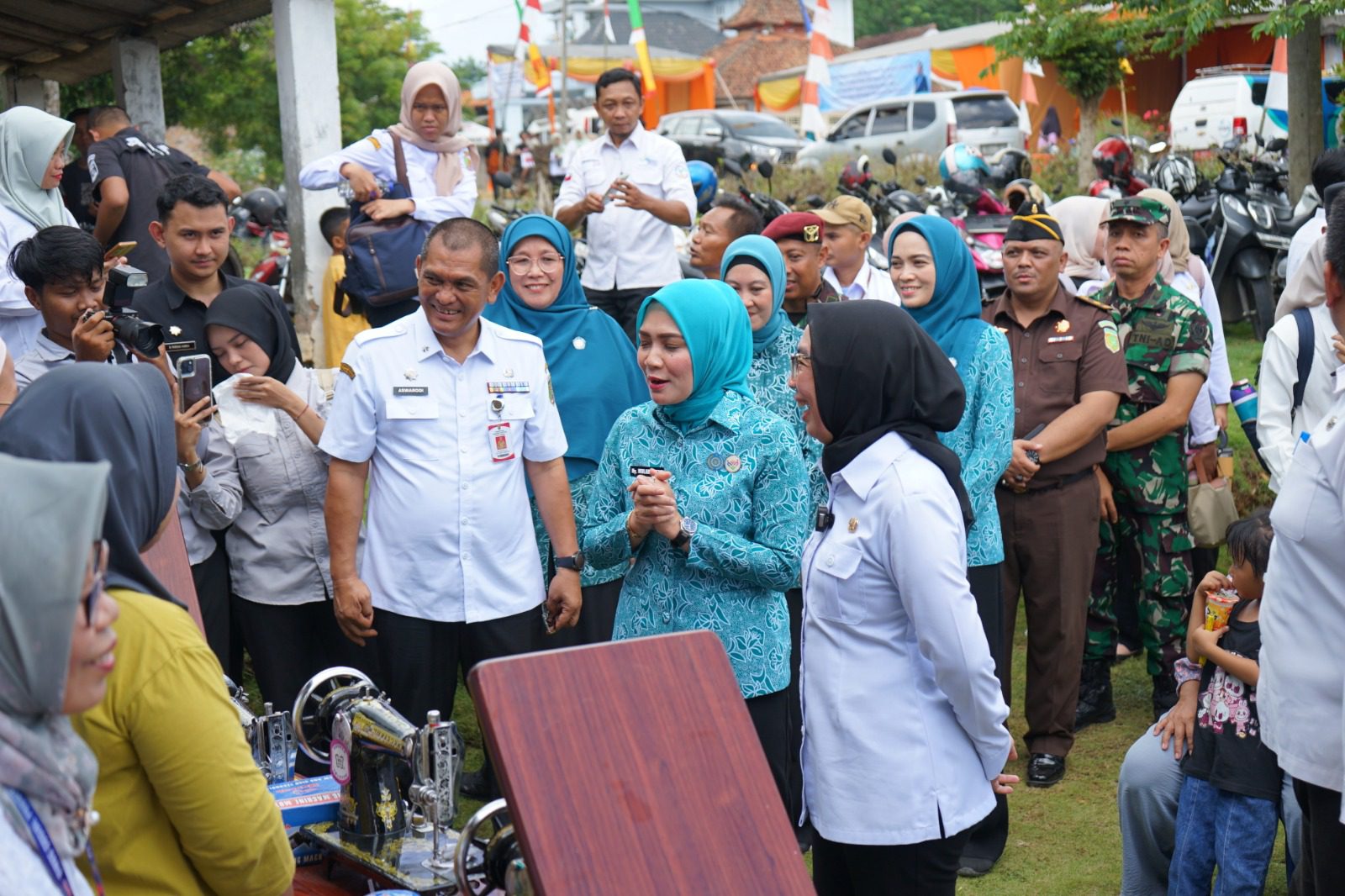 PKK Lampung Guyur Bantuan untuk Warga Way Kanan, Targetkan Stunting Turun ke 13 Persen