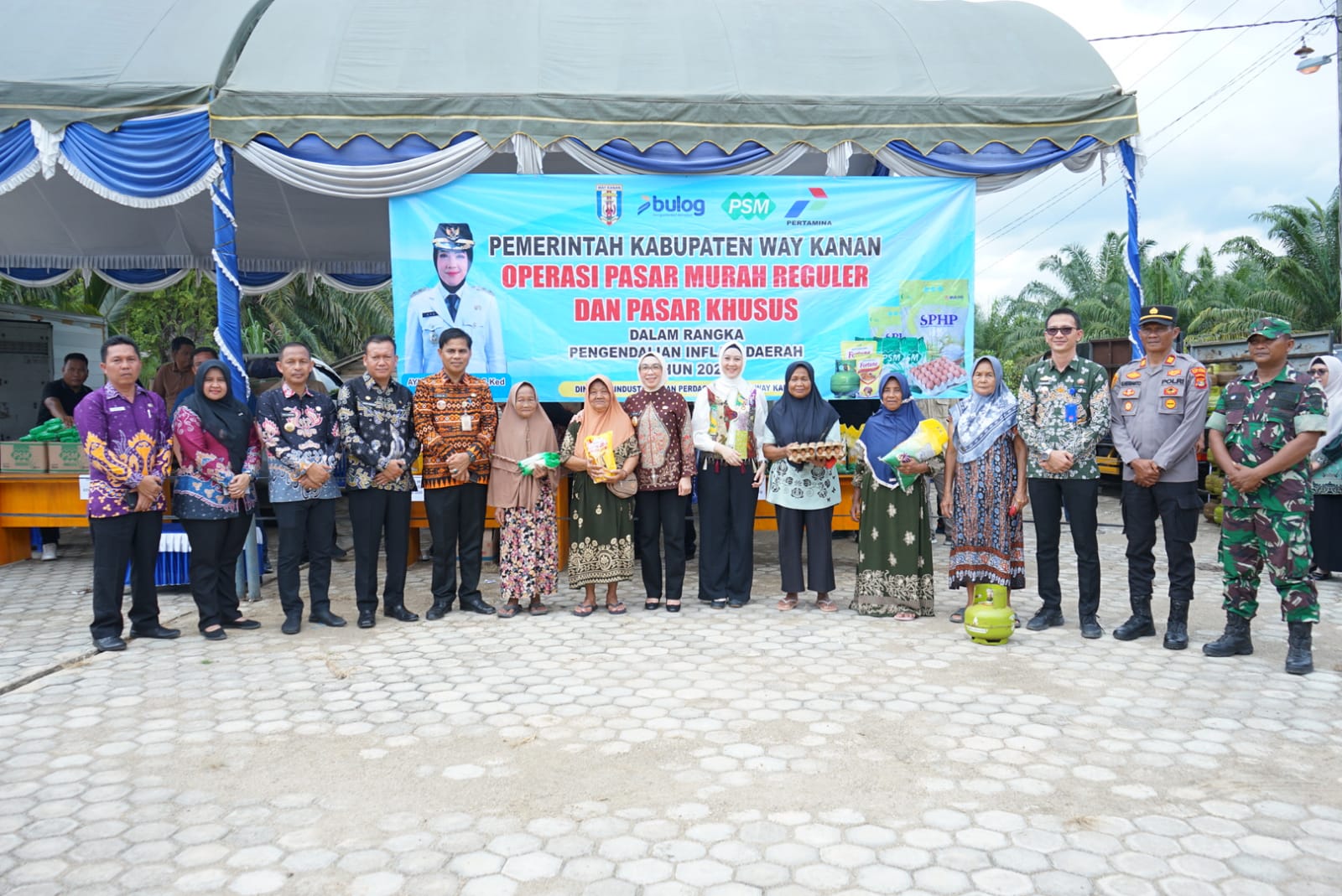 Pasar Murah Bahuga Diserbu Warga, Bupati Ayu: Belanjalah Sesuai Kebutuhan!